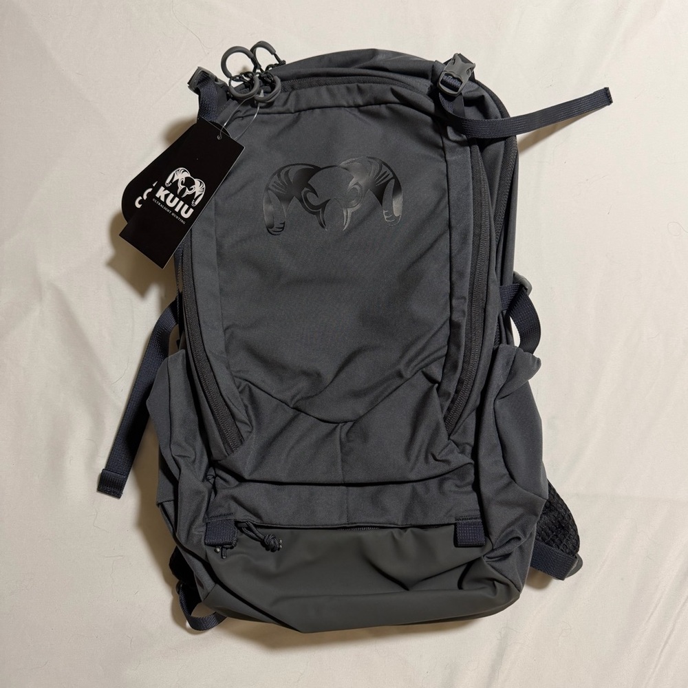 KUIU Divide 1200 Backpack Gunmetal NWT - Picture 3 of 3